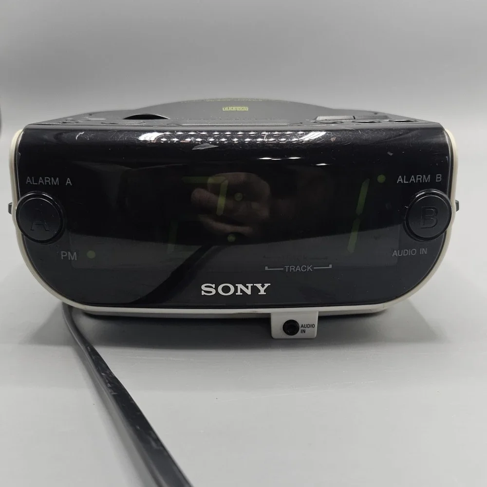 Sony Dream Machine ICF-CD815 FM/AM Radio CD Dual Alarm Clock‎ See Description!